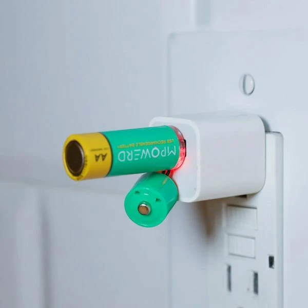 MPOWERD AA USB Rechargeable Batteries (4 Pack) (10317) 6 MPOWERD AA USB Rechargeable Batteries (4 Pack) (10317) - Image 4